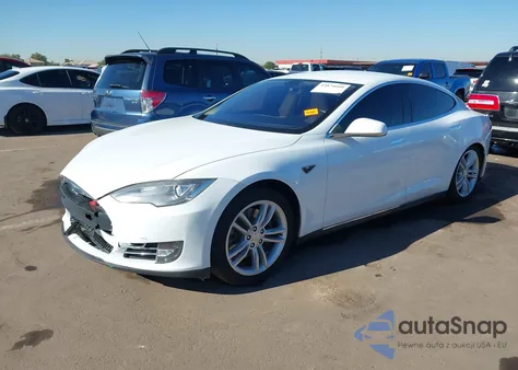 2013 Tesla Model S z USA, uszkodzony, nr VIN 5YJSA1CN9DFP05258